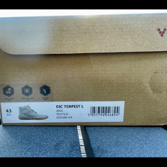 Vivobarefoot ESC Tempest L never worn - Picture 3 of 4